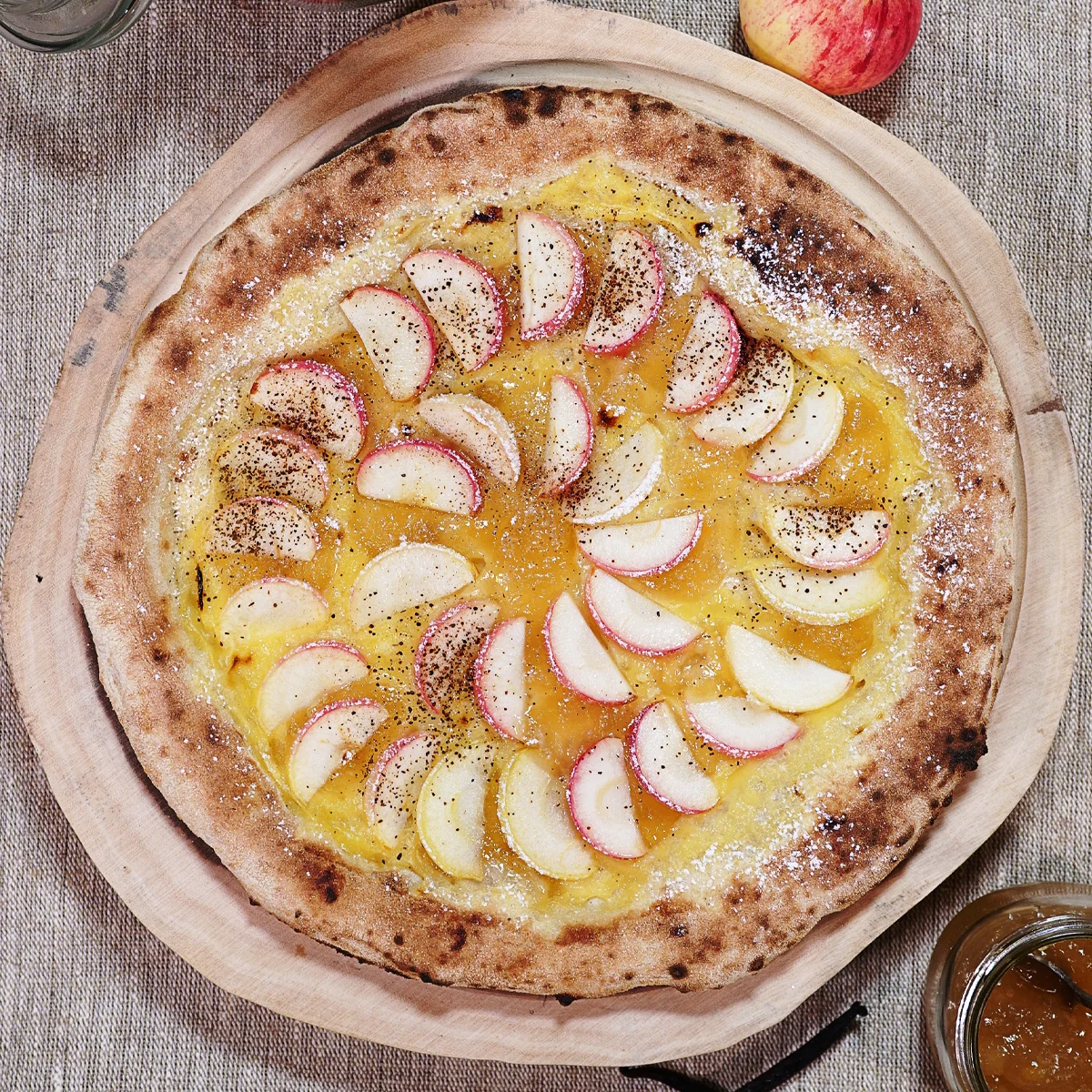 Omena - makea pizzaresepti Pizzanpaistajat -kirjasta