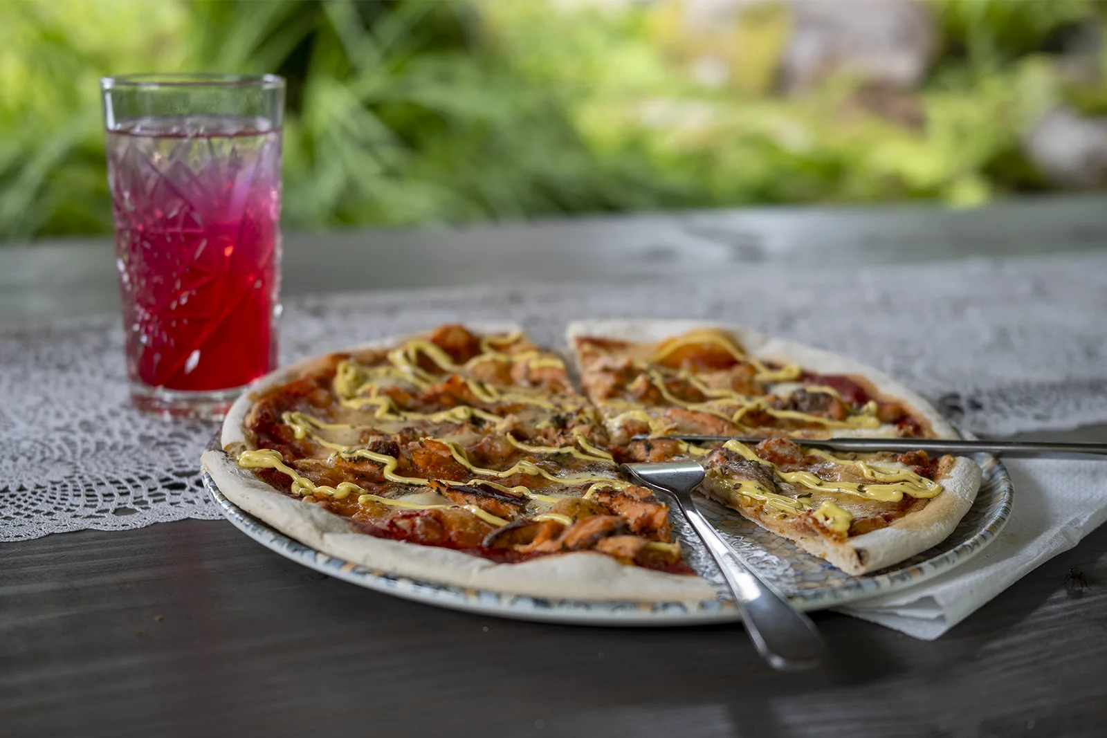 koskicafe-lohipizza-viipaloitu-vaaka